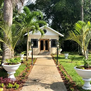 Coral Seas Garden Hotell